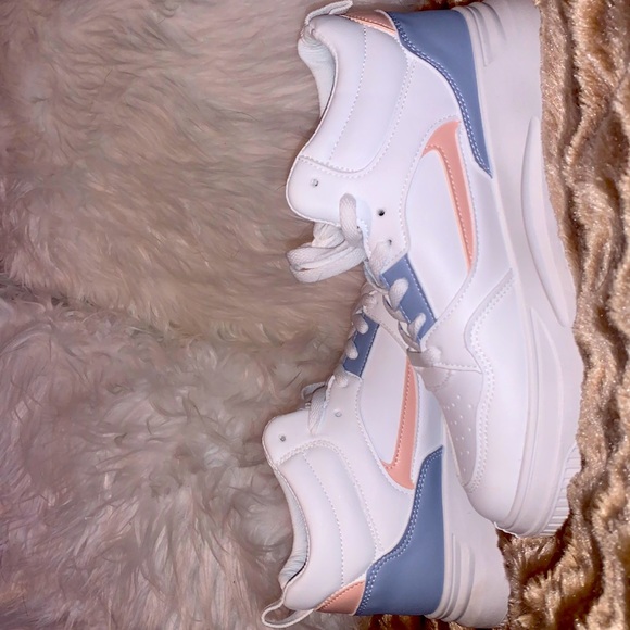 SHEIN Shoes - These are super cute! size UK 40. I wear an 8 in US fits comfortably.